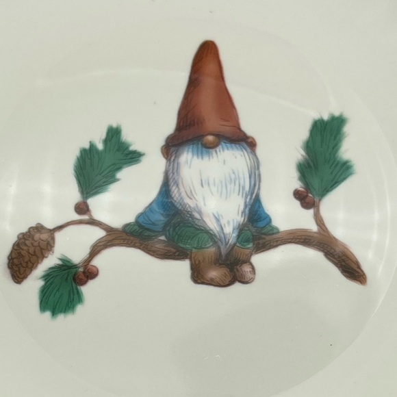 Eco-friendly Gnome and Mushroom Home 2-piece Appetizer Plates, New - Picture 6 of 7